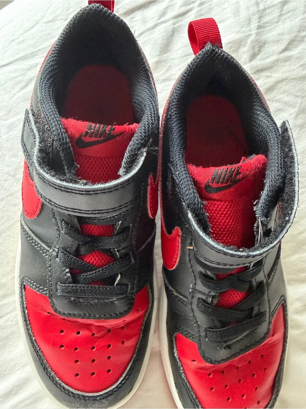 Nike Kids Red and Black Low-Top Sneakers